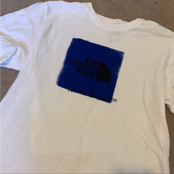 BRAND NEW NORTH FACE GRAPHIC TEE - Picture 2 of 2